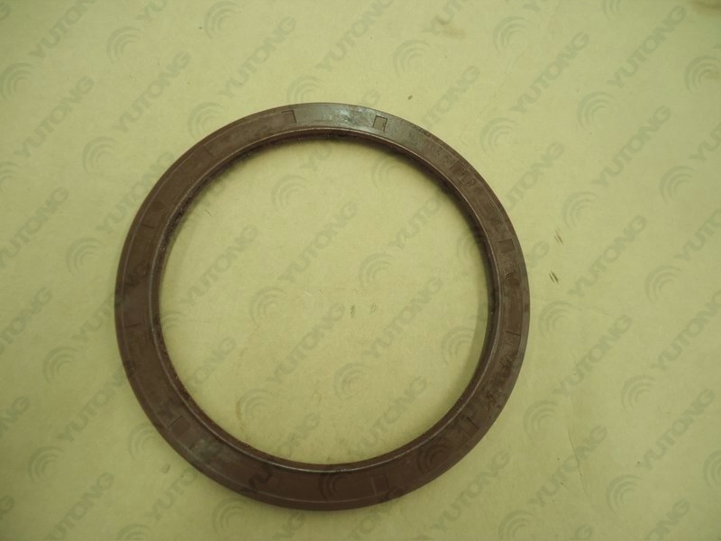Rear hub outer oil seal (φ132*φ160.3*9)