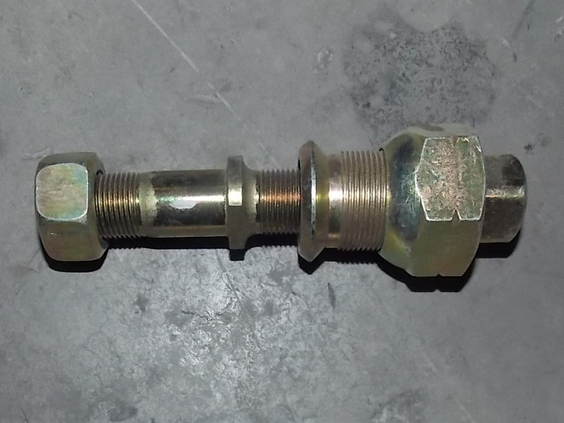 Left wheel bolt nut