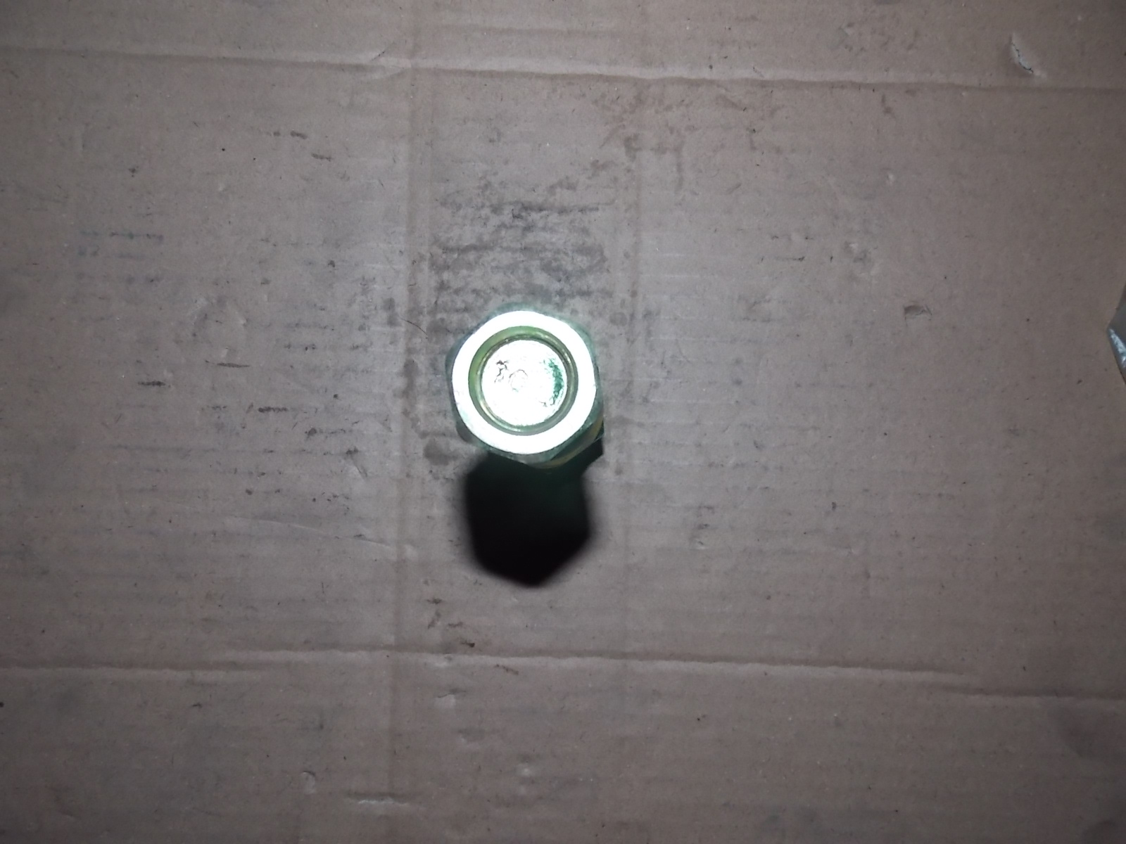 Right wheel bolt nut-1