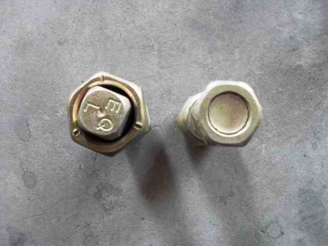 Wheel bolts and nut assembly-left; S value=38-1