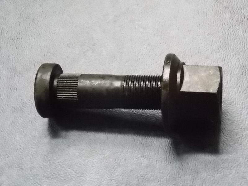 Front hub bolts and nuts