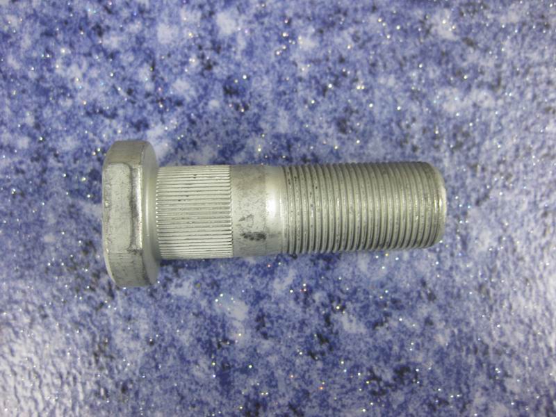 Wheel bolt; M22*1.5; can be replaced by 3104-01205