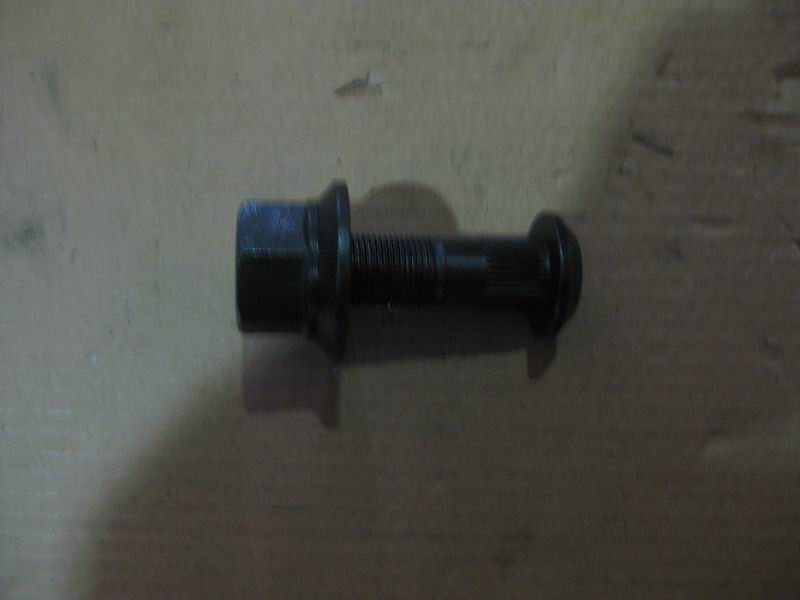 Left wheel bolt (with nut)