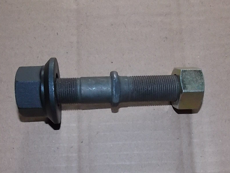 Right wheel bolt (with nut)