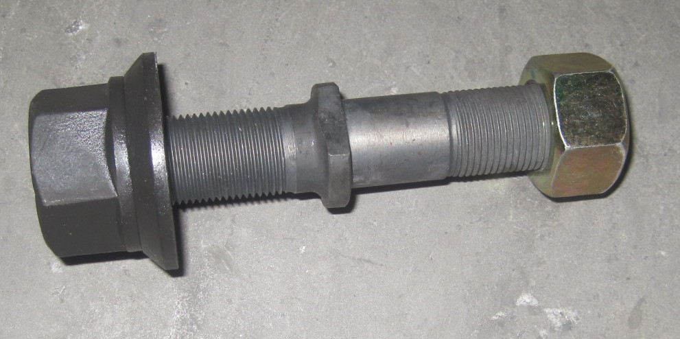 Front wheel bolts (with nuts)-1