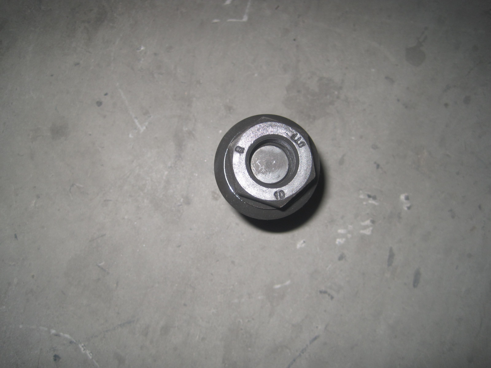 Front wheel bolts (with nuts)-2