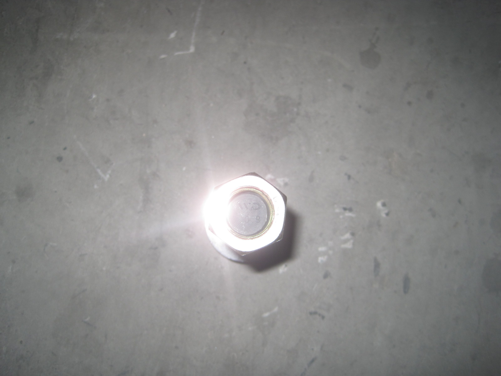 Front wheel bolts (with nuts)