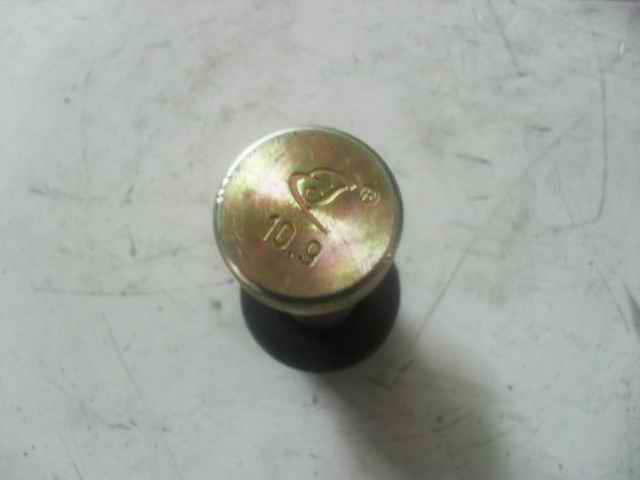 Колесные болты и гайки в сборе; содержит 2 шт.; фосфатирование-2