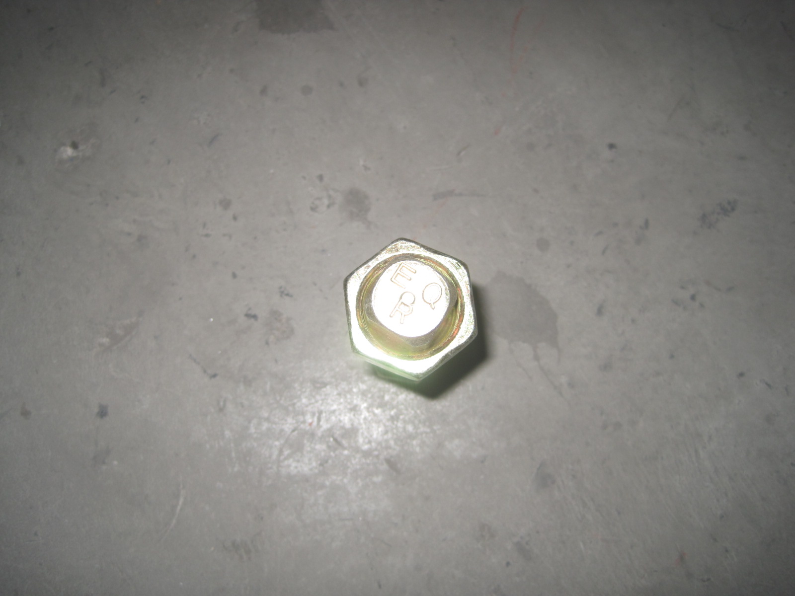 Wheel bolts and nut assembly-right; contains 2 pieces; consume inventory-2