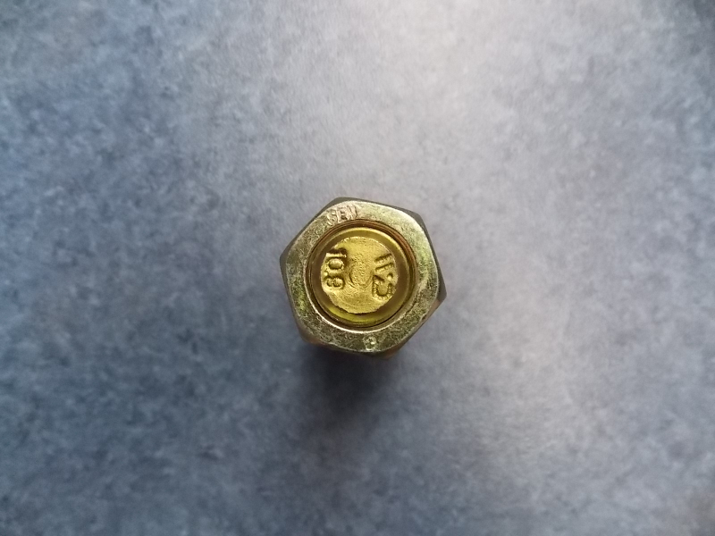 Left wheel bolt nut; consume inventory-1