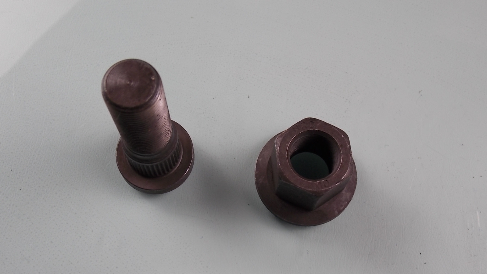 Wheel bolt nut