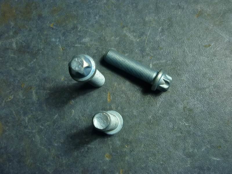 Brake disc fixing bolts; can be replaced by 3103-01074