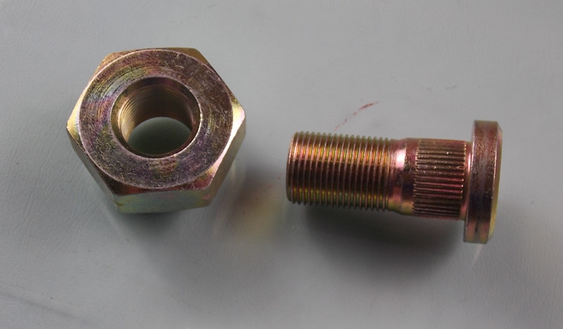 Wheel bolt nut-left rotary