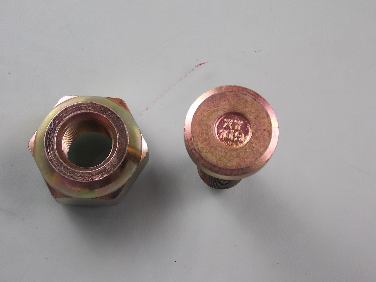 Wheel bolt nut-right rotating-2