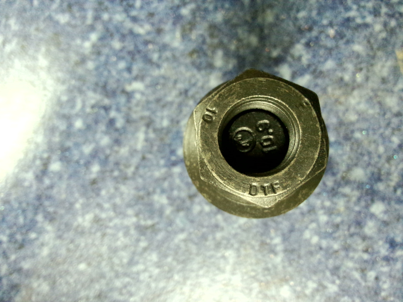 Колесные болты и гайки в сборе; в том числе 2 шт.; потреблять инвентарь