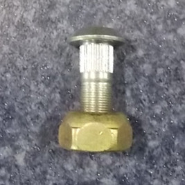 Колесные болты и гайки в сборе — слева; содержит 2 шт.