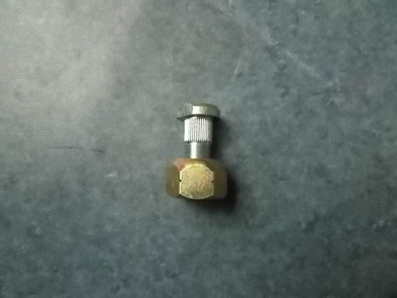 Wheel bolts and nut assembly-right