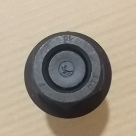 Колесные болты и гайки в сборе; включая 2 шт.-2