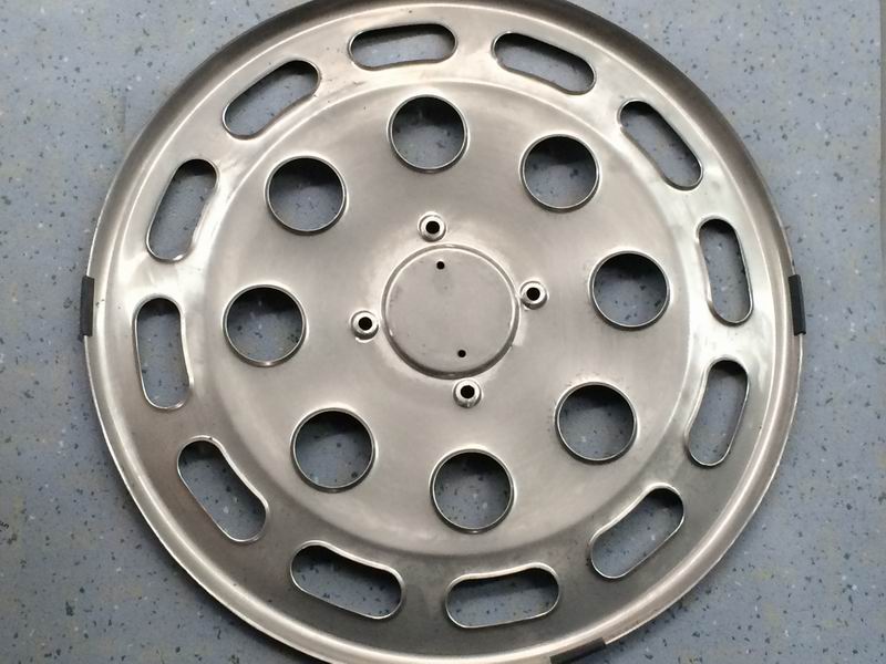 Колпак колеса из нержавеющей стали во всю ширину (Dongfeng 4. 2T + 8T , Р 22 .5)