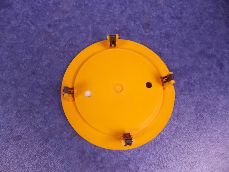 Wheel cover sign fixing seat-1