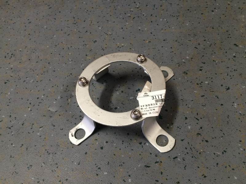 Wheel decorative cover bracket