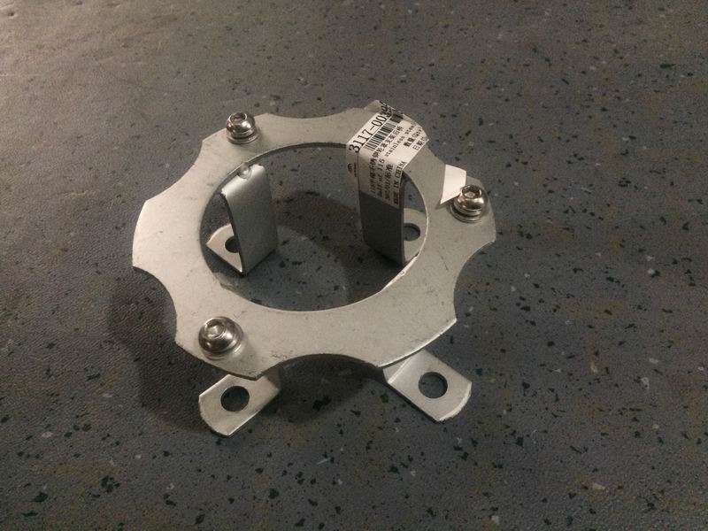 115 Кронштейн колпака колеса половинного размера из нержавеющей стали на задней оси 205 +8* 136 +3* 120