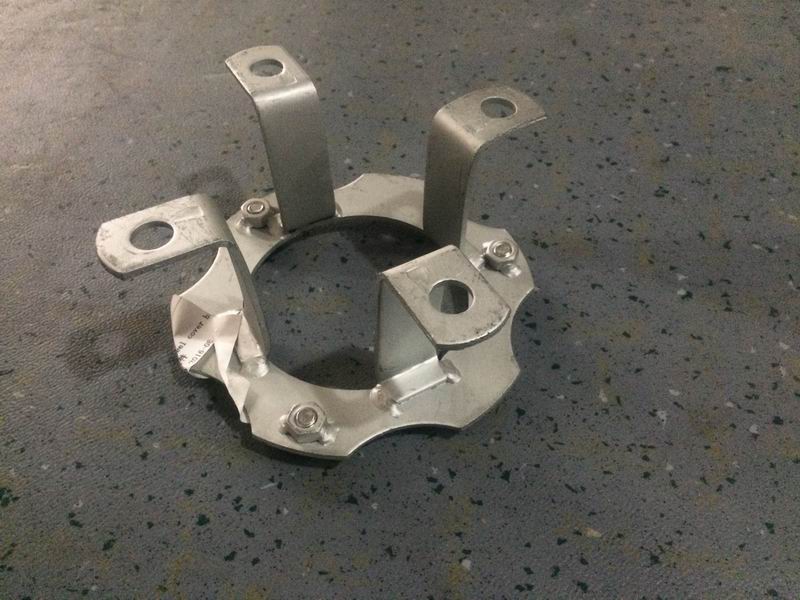 115 Кронштейн колпака колеса половинного размера из нержавеющей стали на задней оси 205 +8* 136 +3* 120-1