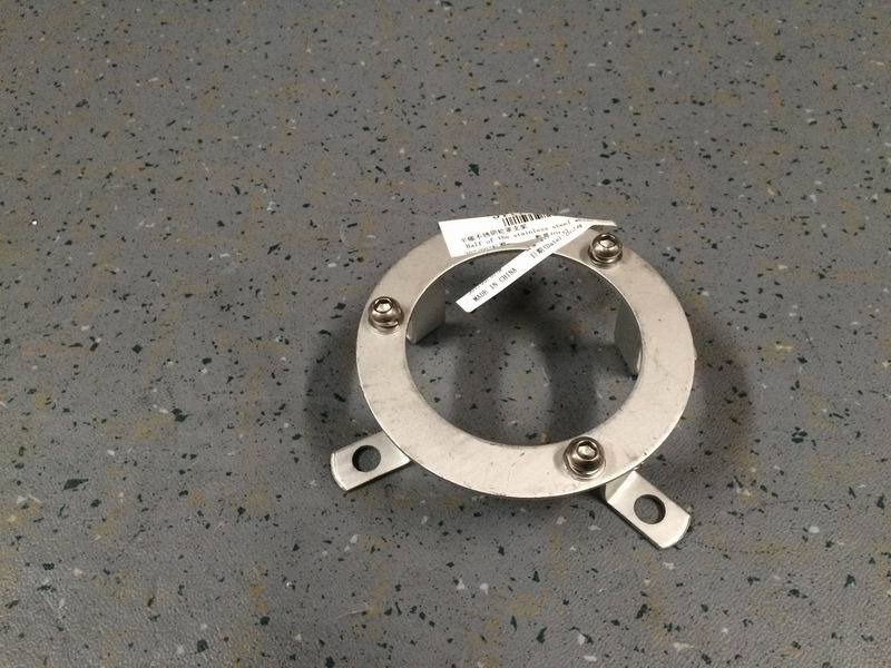 ( 115 ) Задний кронштейн для декоративной крышки колеса из нержавеющей стали половинного размера.
