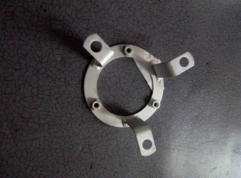 Задний кронштейн крышки колеса из половинки нержавеющей стали-1