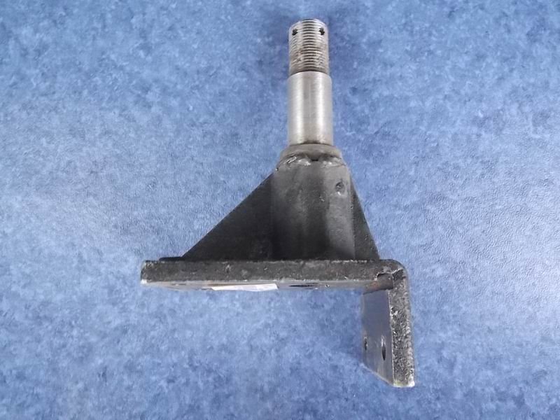 Middle rocker arm bracket-1