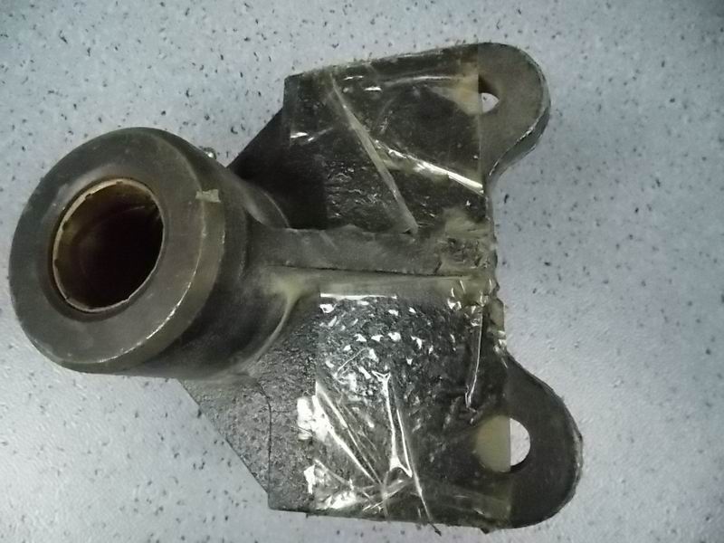 Steering middle rocker arm bracket-1