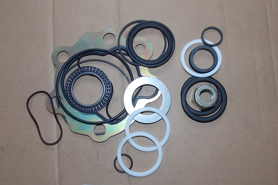 Steering device repair kit; 21 pieces included