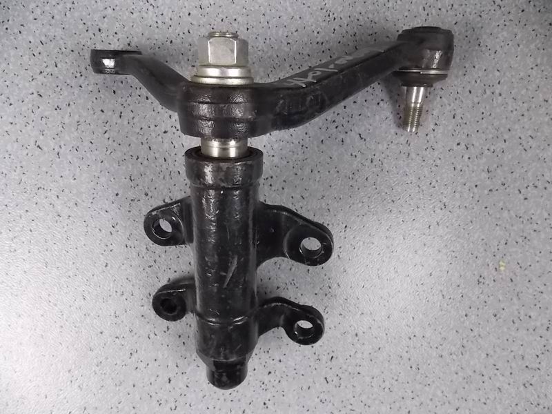 Right-turn arm bracket assembly