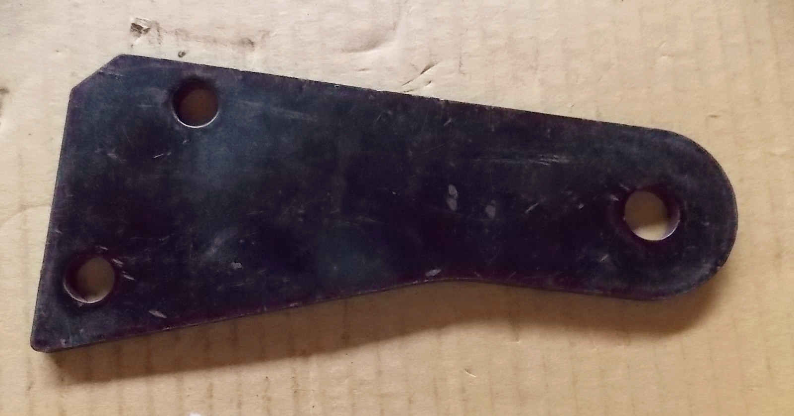 Steering column lower bracket (right)