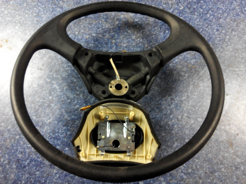 Steering wheel assembly