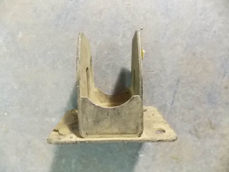 Steering support bracket