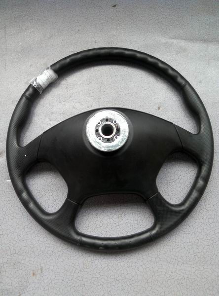 Steering wheel assembly, φ480, plastic, conventional buttons-1