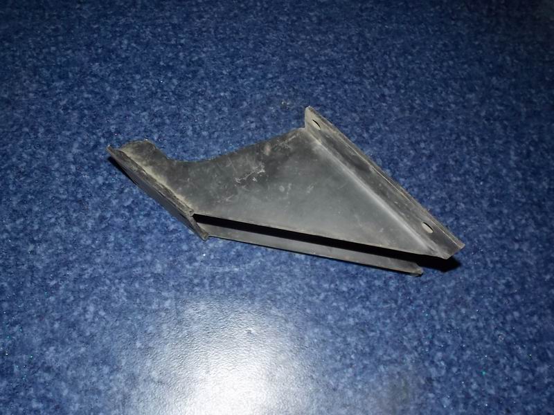 D Кронштейн рулевой трансмиссии в сборе-1