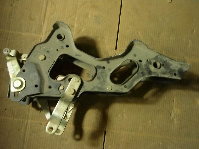 Кронштейн рулевой колонки D 130 ( 3404-00029 было израсходовано на складе)