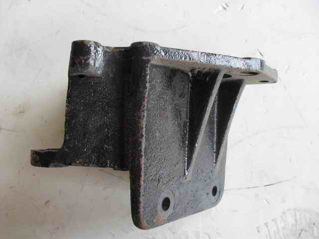 Рулевой кронштейн-1