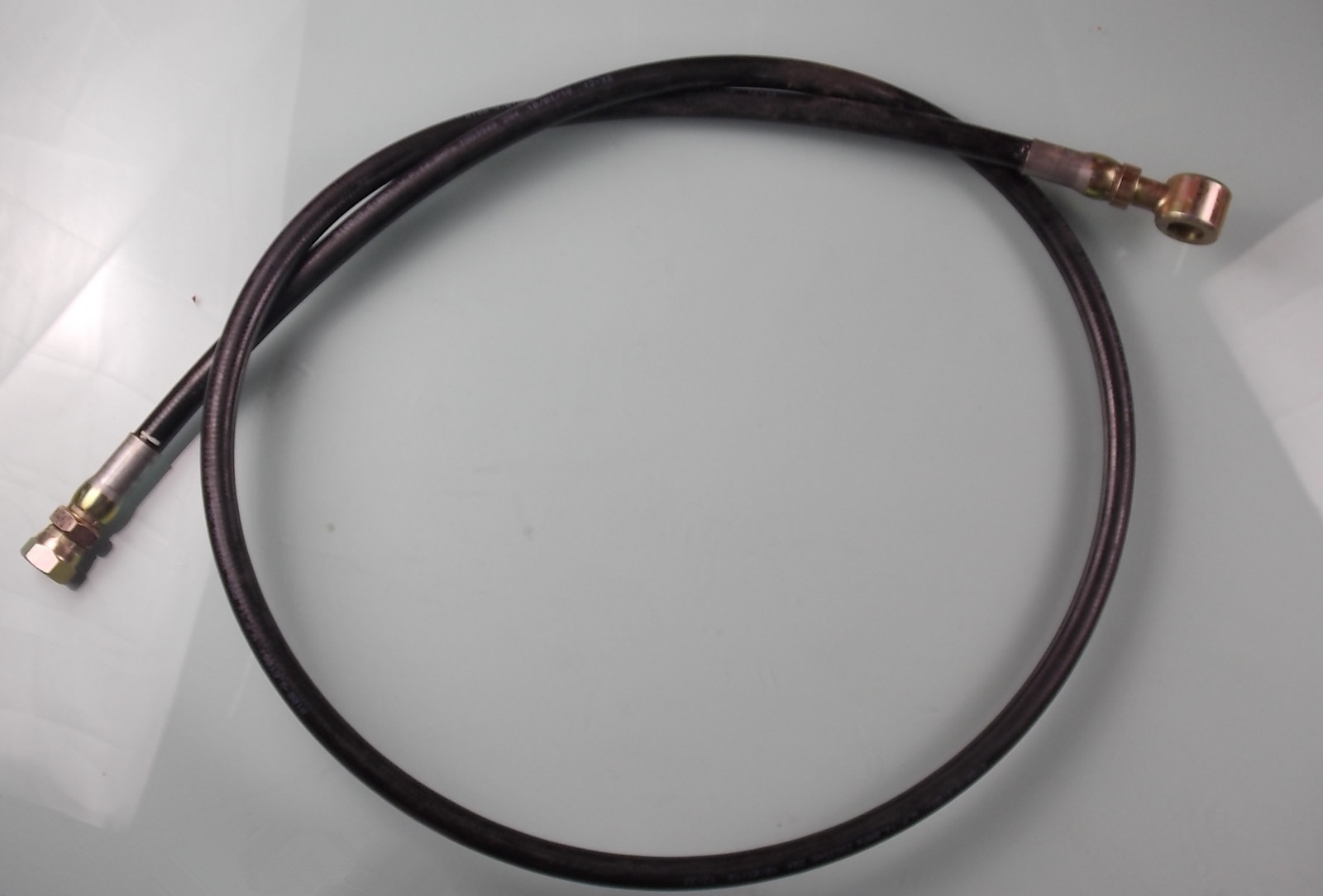 D High pressure oil pipe assembly