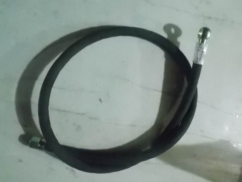 Steerer oil inlet hose assembly