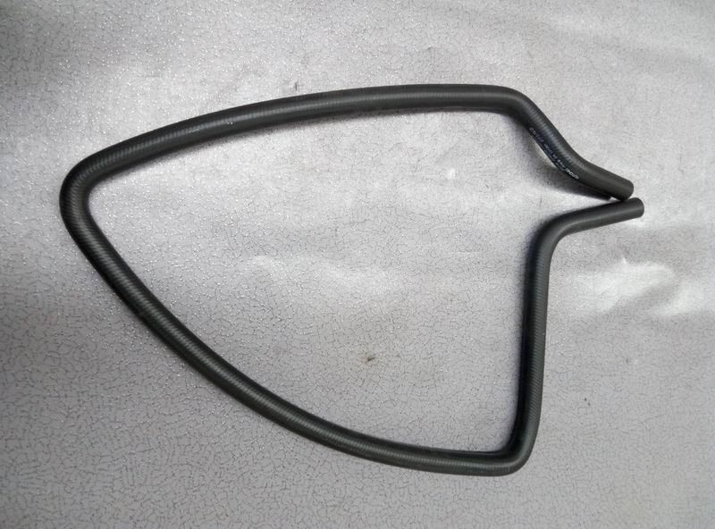 Steering low pressure oil resistant pipe