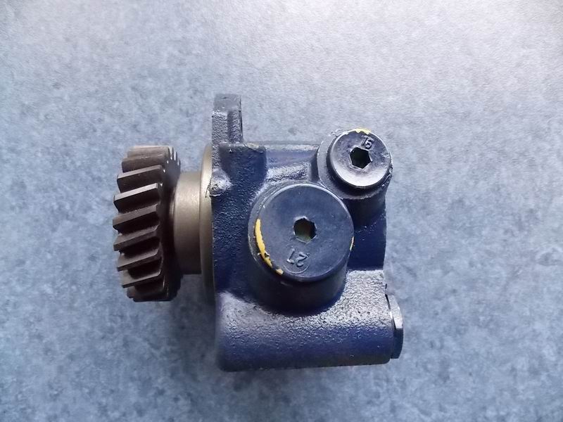 Масляный насос рулевого управления-1