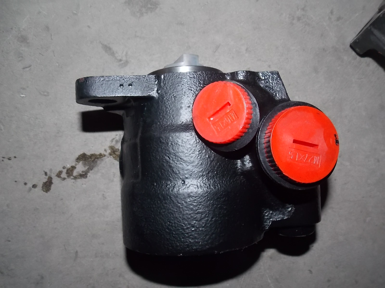 Steering oil pump-1