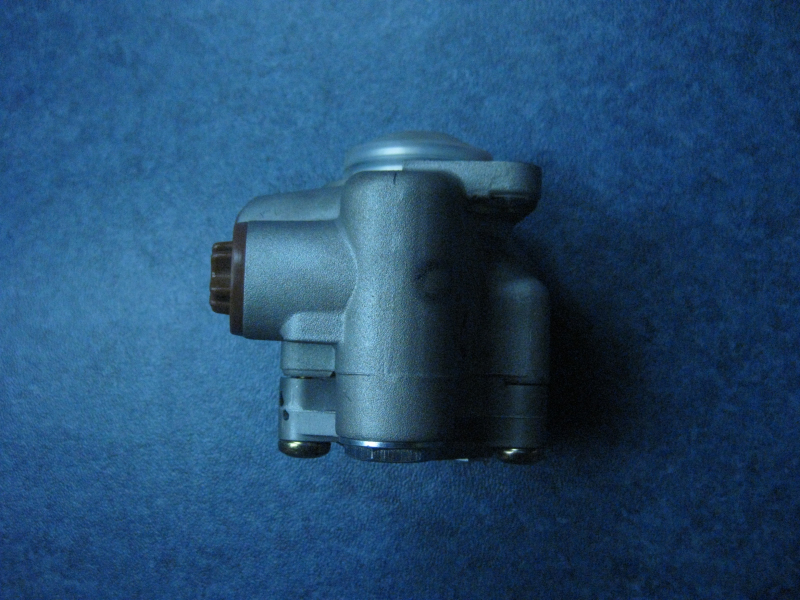 Steering oil pump (ZF 7077.955.910)-1