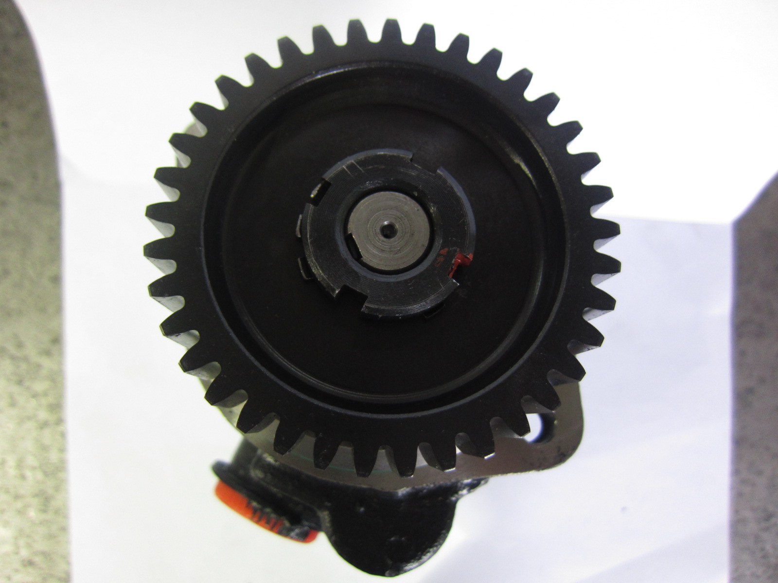 Steering oil pump (WP5/WP7)-1