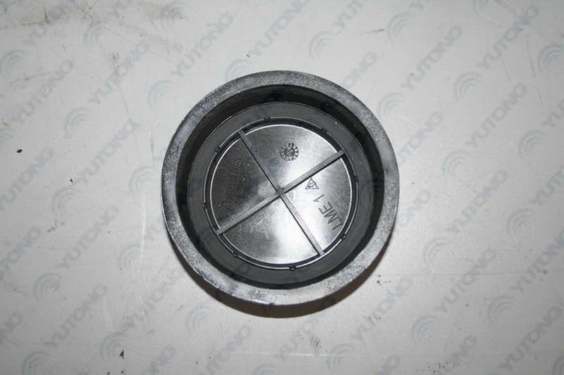 Fuel cover; can be replaced by 3408-00423-1