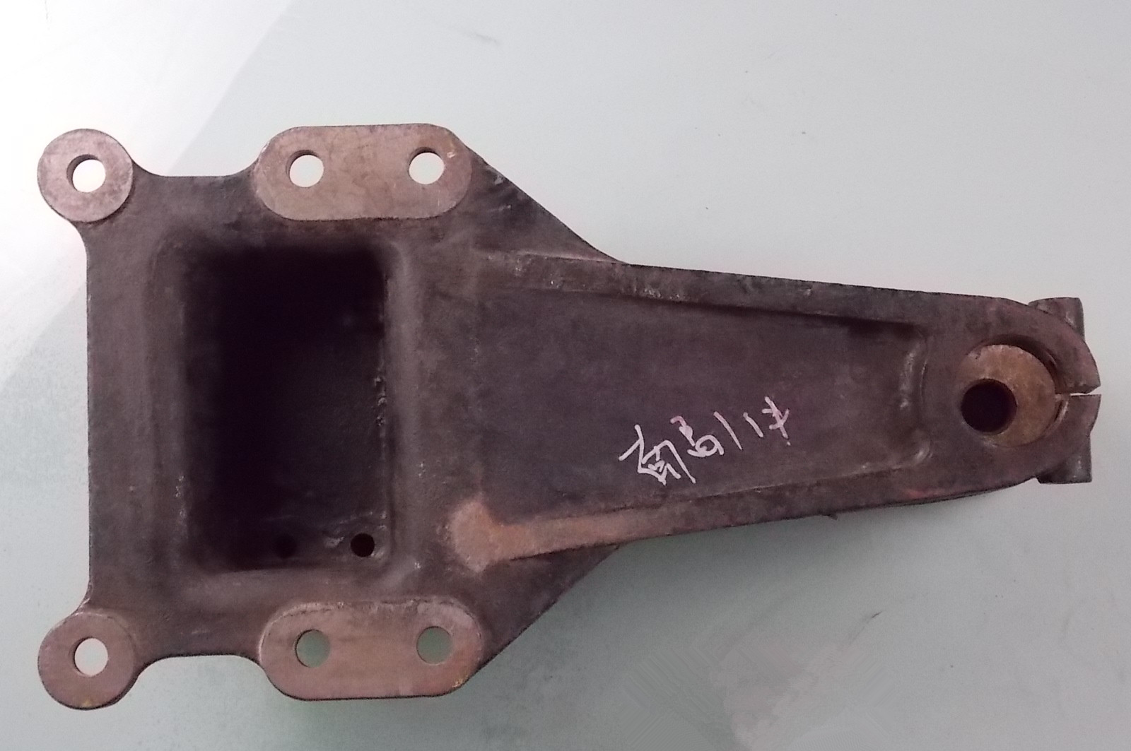 Опора продольного направляющего рычага