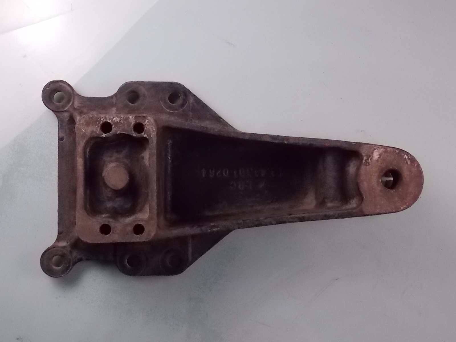 Longitudinal guide arm support-2